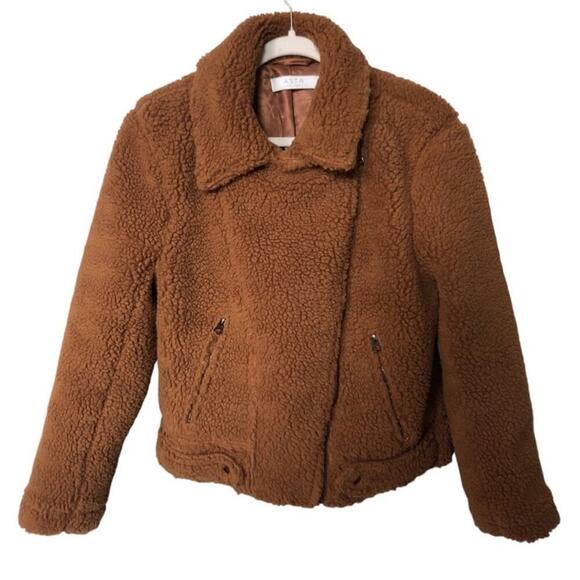 Astr the Label camel brown teddy jacket Women's Tan Sherpa Jacket - Picture 4 of 5